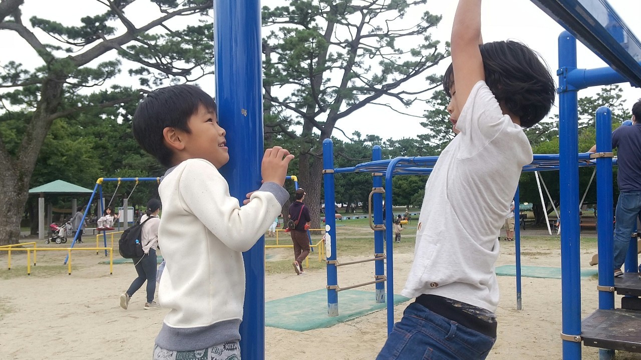 大阪西成で外出プログラムが人気の放課後等デイサービス、児童発達支援の浜寺公園アスレチック遊び
