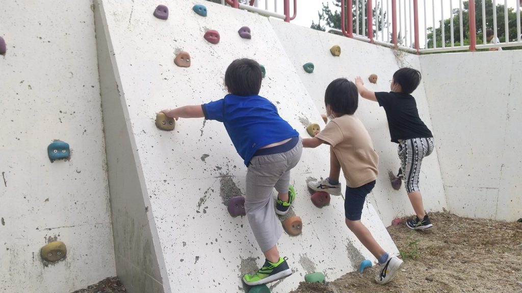 大阪市で評判の良い放課後等デイサービス児童発達支援オハナピース花園町の浜寺公園お出かけ写真
