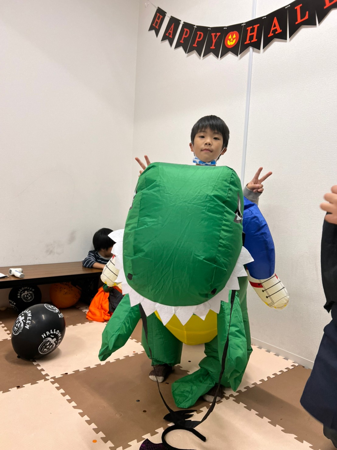 大阪市の児童発達支援、放課後等デイサービス、療育通所施設オハナピース花園町のハロウィン仮装