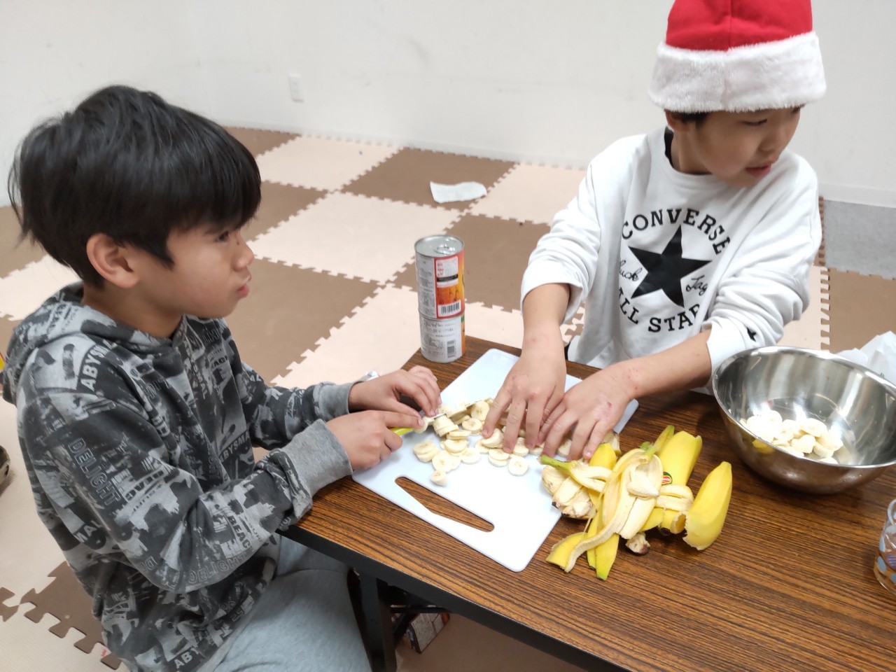 大阪市の児童発達支援、放課後等デイサービス、オハナピース花園町でのクリスマスパーティーの紹介