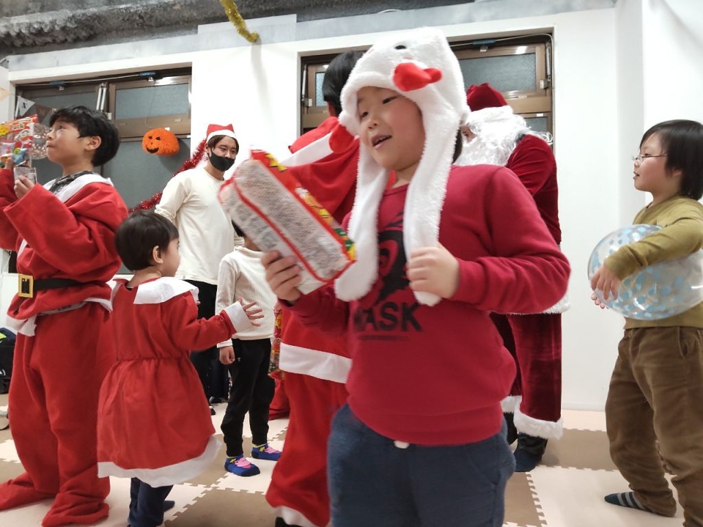 大阪で評判の良い放課後等デイサービスのクリスマスパーティー