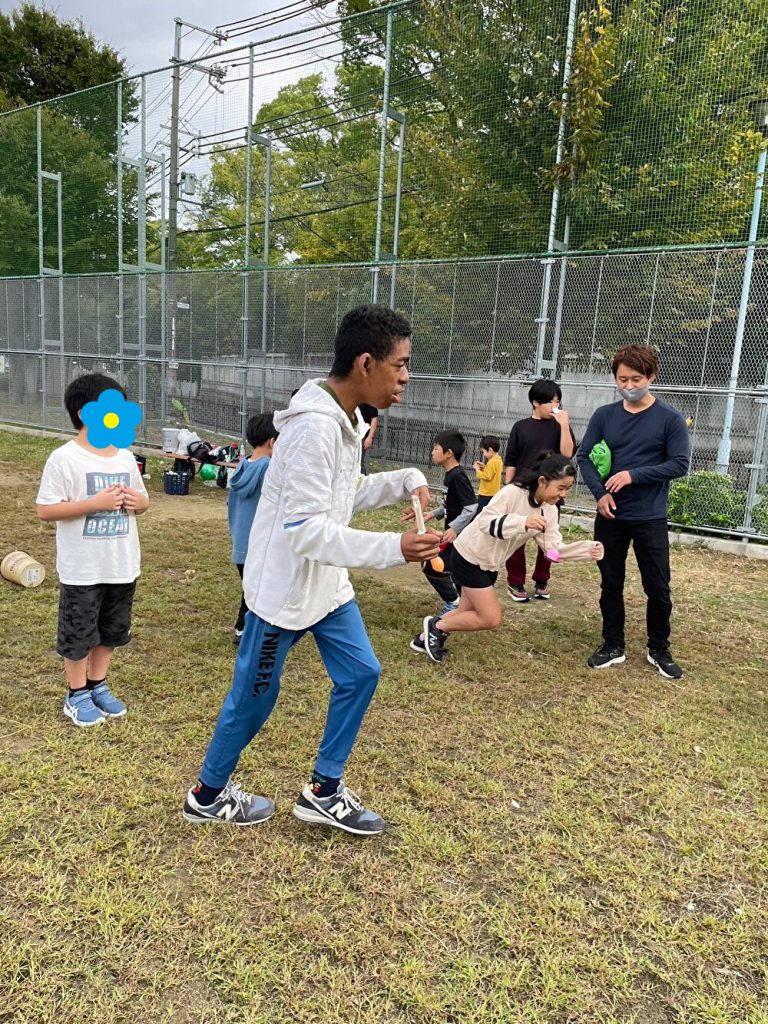 オハナピース大阪エリア　合同運動会
障害物競走を行う児童
